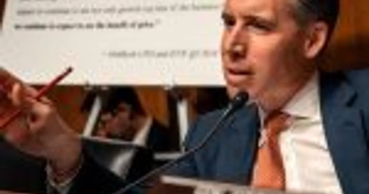 Хоули призывает Минюст США расследовать рост цен на удобрения