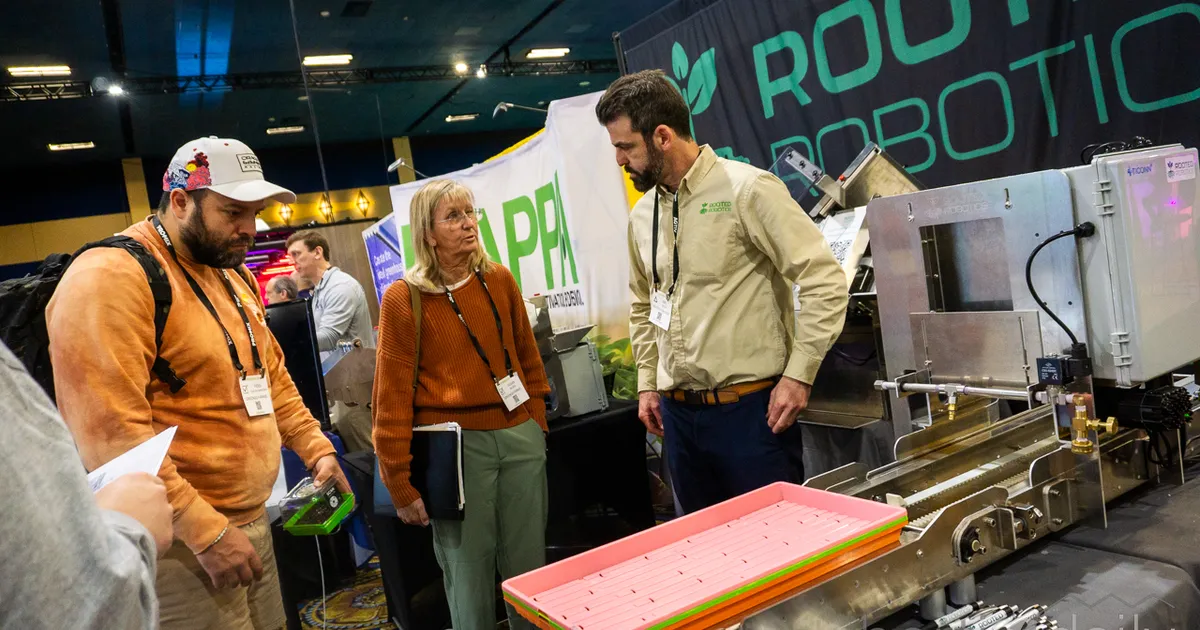 Роботизация сельского хозяйства: новинки от Rooted Robotics